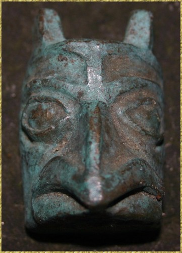 Totem Face 2 Cabinet Pull